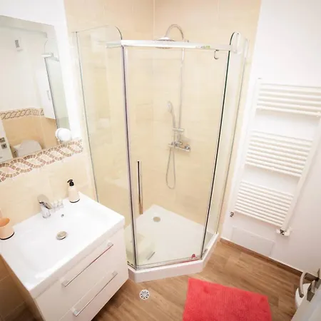 Teo's Place Апартаменти *